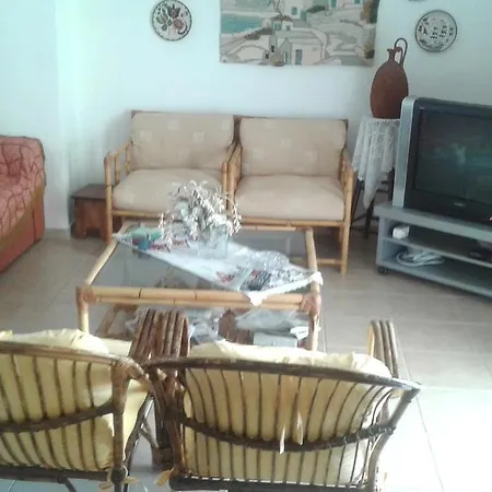 By The Sea Apartment Mola Kalyva